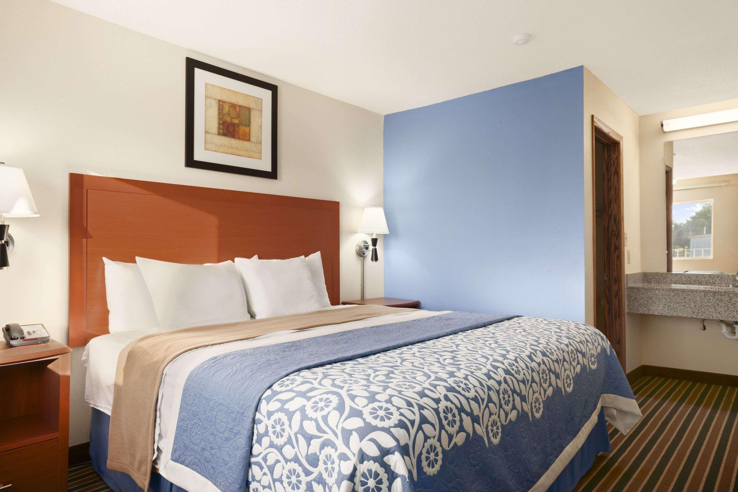 Days Inn By Wyndham Champaign/Urbana מראה חיצוני תמונה