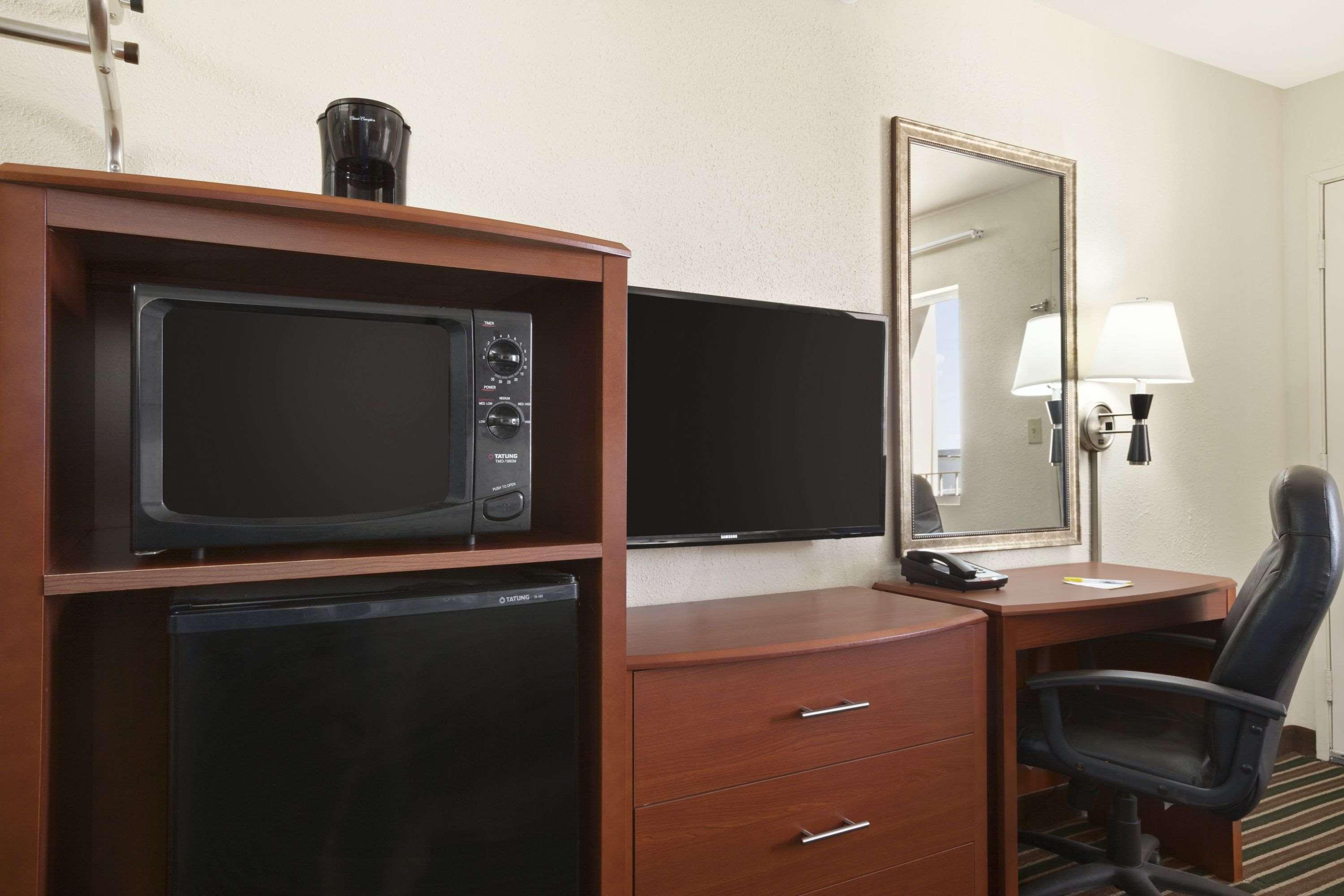 Days Inn By Wyndham Champaign/Urbana מראה חיצוני תמונה