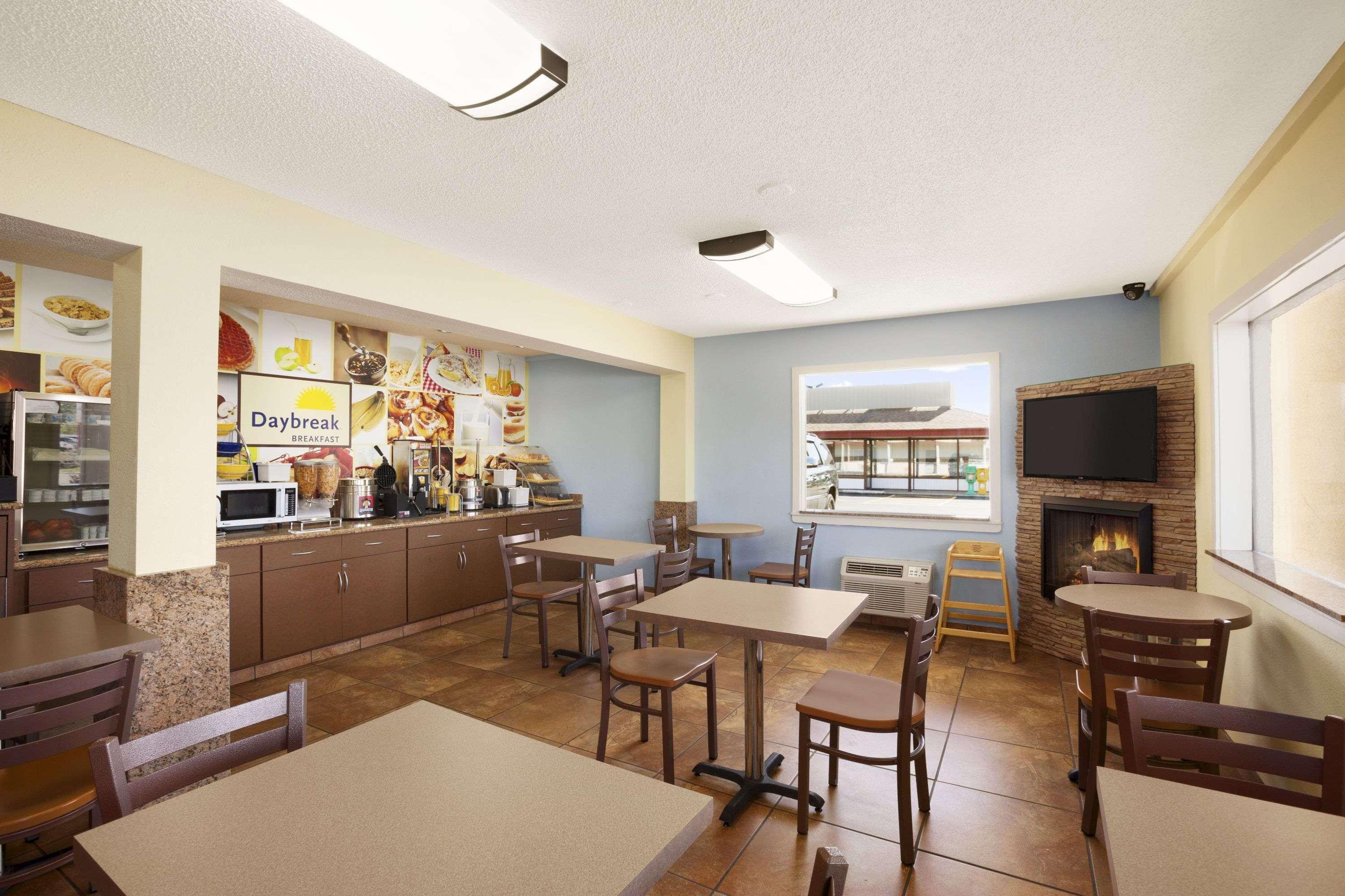Days Inn By Wyndham Champaign/Urbana מראה חיצוני תמונה