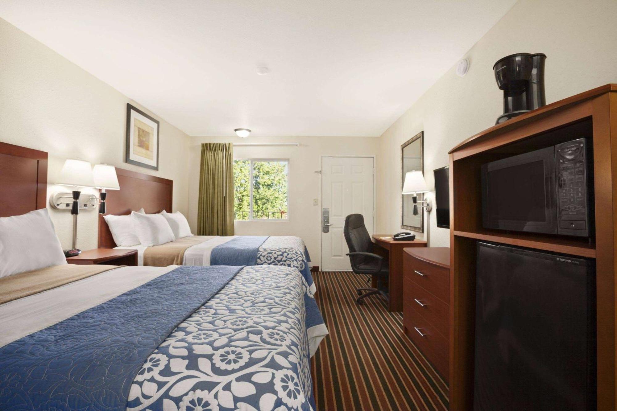 Days Inn By Wyndham Champaign/Urbana מראה חיצוני תמונה
