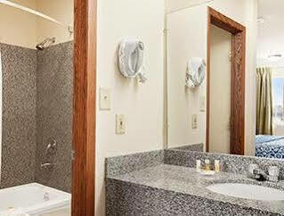 Days Inn By Wyndham Champaign/Urbana מראה חיצוני תמונה